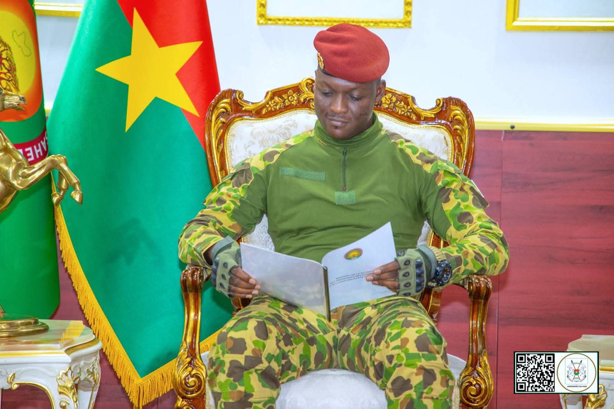 🛑🇧🇫CONFEDERATION OF SAHEL States 
The draft legal text of the Confederate Parliament handed over to the President of Faso:

(Ouagadougou, September 19, 2025). The President of Faso, Head of State, Captain Ibrahim TRAORÉ received in hearing, this Friday, the Speakers of the