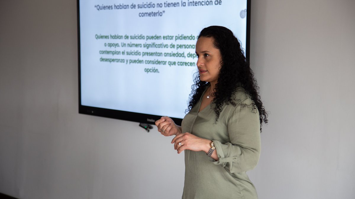 Conversamos sobre salud mental y prevención del suicidio, generando espacios de reflexión y cuidado colectivo en nuestra comunidad.

Escuchar, acompañar y actuar a tiempo también hacen parte del bienestar.

#EscucharSalva #SaludMental #BienestarUniversitario