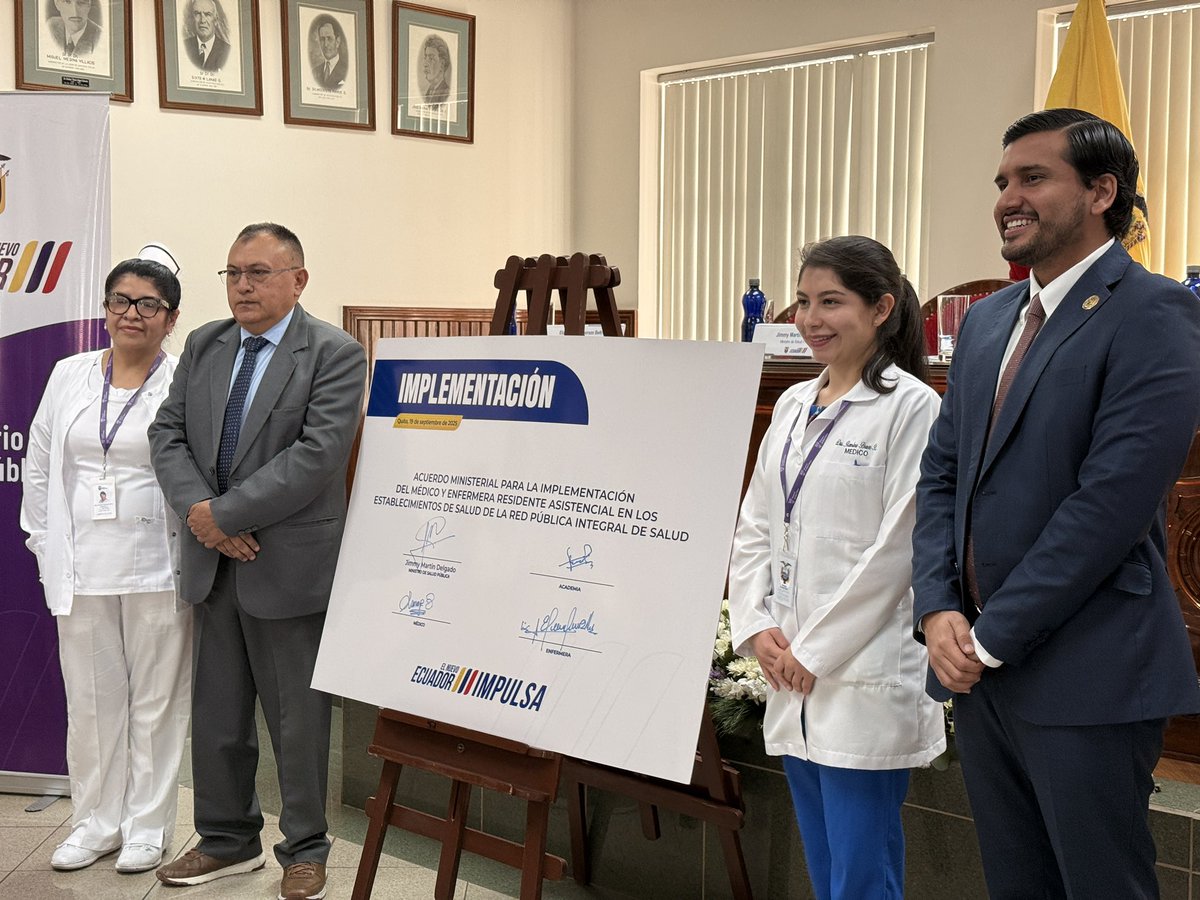Consejo Nacional de Salud (@conasaecuador) on Twitter photo Hoy, asistimos a la socialización del Acuerdo Ministerial 00026-2025, por parte del ministro de <a href="/Salud_Ec/">Ministerio de Salud Pública 🇪🇨</a>, <a href="/jimmymartinec/">Jimmy Martin</a>. 
Este acuerdo establece la directriz de un nuevo modelo de residencias asistenciales para médicos y enfermeras de todo el país. 🇪🇨
#ElNuevoEcuadorImpulsa Hoy, asistimos a la socialización del Acuerdo Ministerial 00026-2025, por parte del ministro de <a href="/Salud_Ec/">Ministerio de Salud Pública 🇪🇨</a>, <a href="/jimmymartinec/">Jimmy Martin</a>. 
Este acuerdo establece la directriz de un nuevo modelo de residencias asistenciales para médicos y enfermeras de todo el país. 🇪🇨
#ElNuevoEcuadorImpulsa