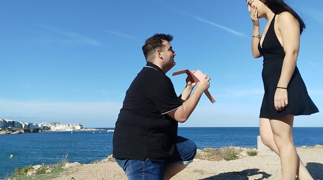 Bueno chicos

El bastión de la monogamia cambia de contrato😖