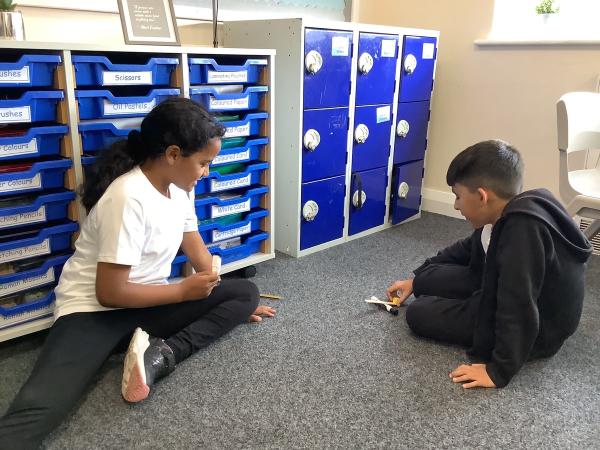 ReinwoodJuniors's tweet image. In DT this week, we investigated levers and pivots to find out the best way of firing our catapults. #RJS4B #RJSDT