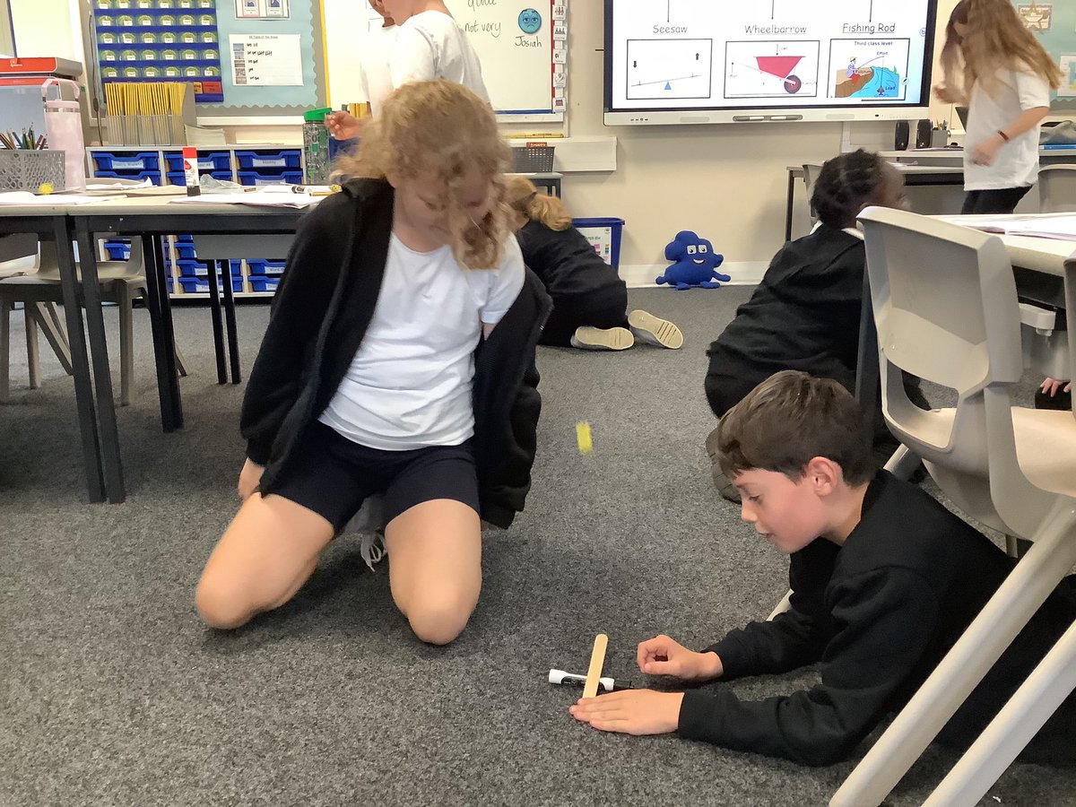 ReinwoodJuniors's tweet image. In DT this week, we investigated levers and pivots to find out the best way of firing our catapults. #RJS4B #RJSDT