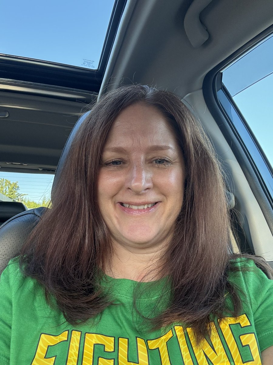 goducksgirl's tweet photo. #FlockFriday #GoDucks 🦆🏈💚💛 https://t.co/9S1mrPWc27