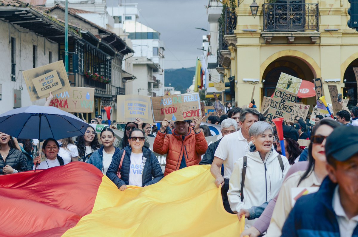 Imágenes que transmiten al corazón y la razón lo significa el agua para Cuenca y el Azuay. Gracias #JuanErnesto por compartirlas.