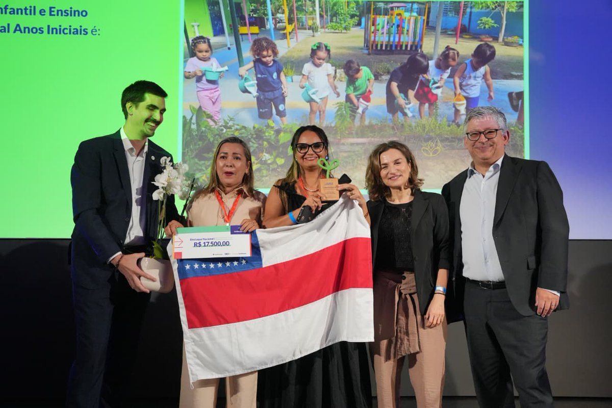 🏆✨ A Creche Municipal Magdalena Arce Daou conquistou a etapa nacional da 3ª edição do Prêmio Escolas Sustentáveis!
O reconhecimento veio com o projeto “IncluARTE – SustentART”, que une arte, inclusão e sustentabilidade em um território degradado. 🌱🎨 l1nk.dev/0E71o