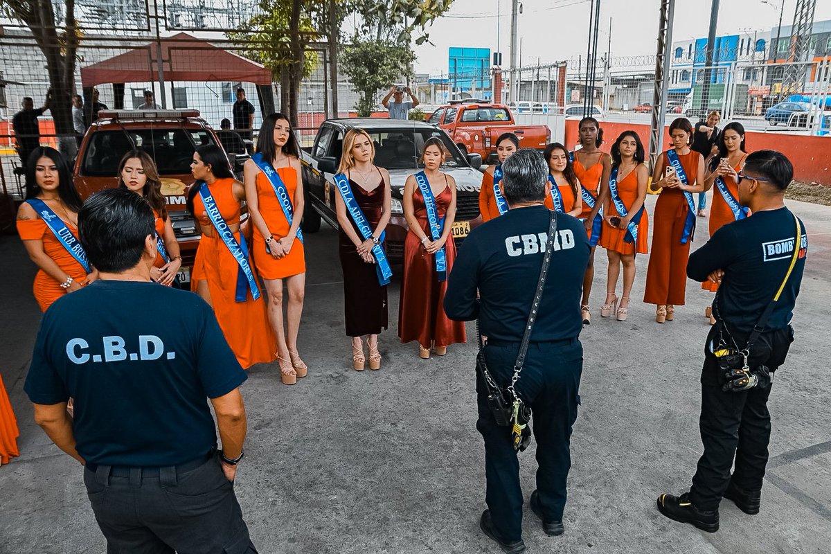 BomberosDuran's tweet photo. Las candidatas a Reina de Durán 2025 vivieron una jornada única junto a nuestros bomberos en el Cuartel N.º 6, compartiendo entrenamientos, valores y vocación de servicio.
👑🚒 #BomberosDeDurán #ReinaDeDurán #ChonilloC https://t.co/WCvsHn9WLB