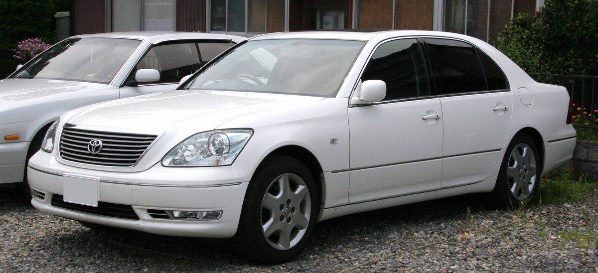 RKE_15's tweet photo. #お前らが中学生の頃欲しいって言ってた車と実際に買った車

今でもセルシオは乗りたい https://t.co/97z6GTxYGv