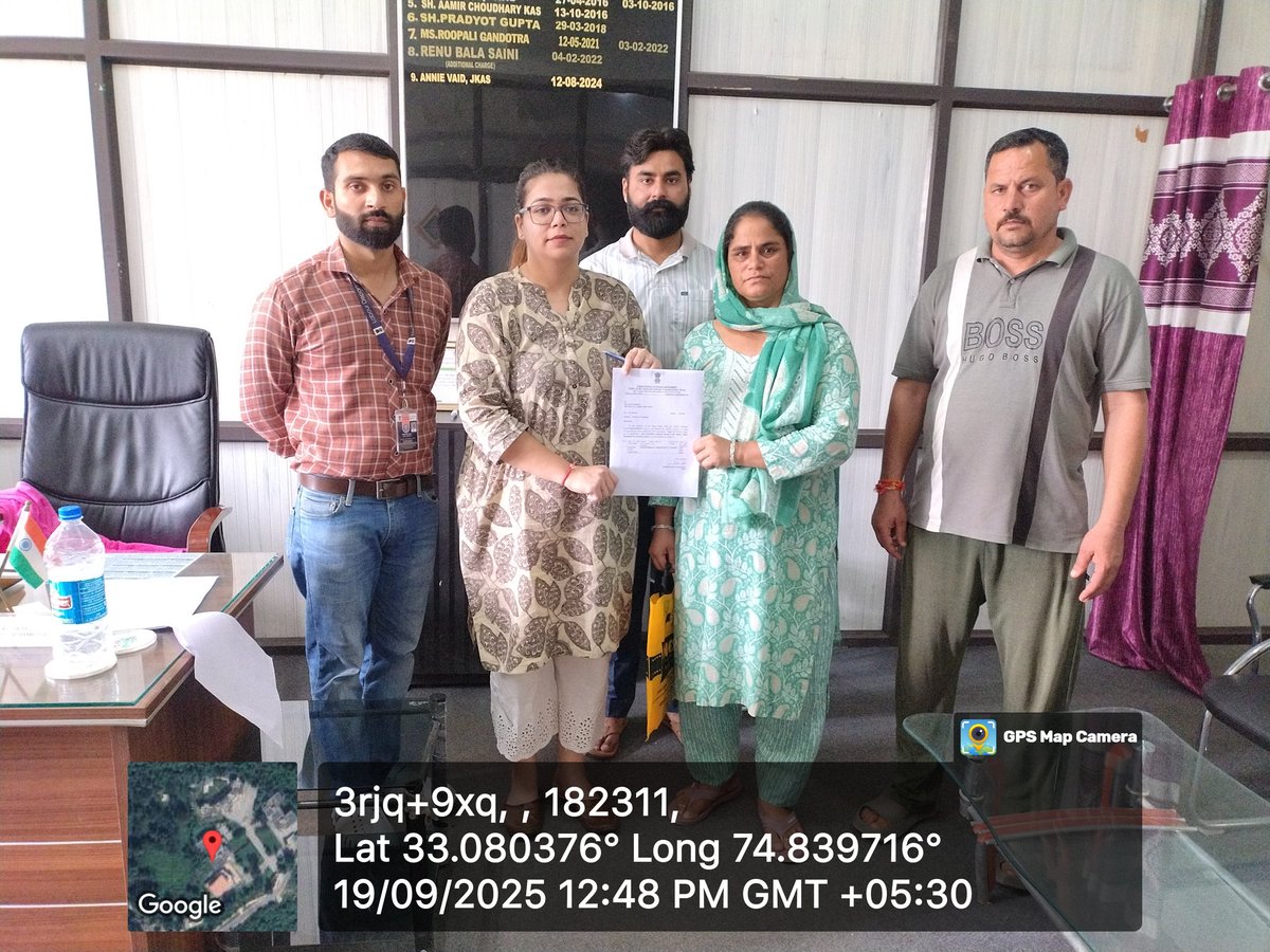 As part of Sewa Parv, Labour Dept Reasi disbursed ₹11,98,500 under ECA to dependents of Late Sh. Angraz Singh, employee of HCC Co., who died during course of employment. #SewaParv #LabourWelfare #ECA 
<a href="/diprjk/">Information & PR, J&K</a>