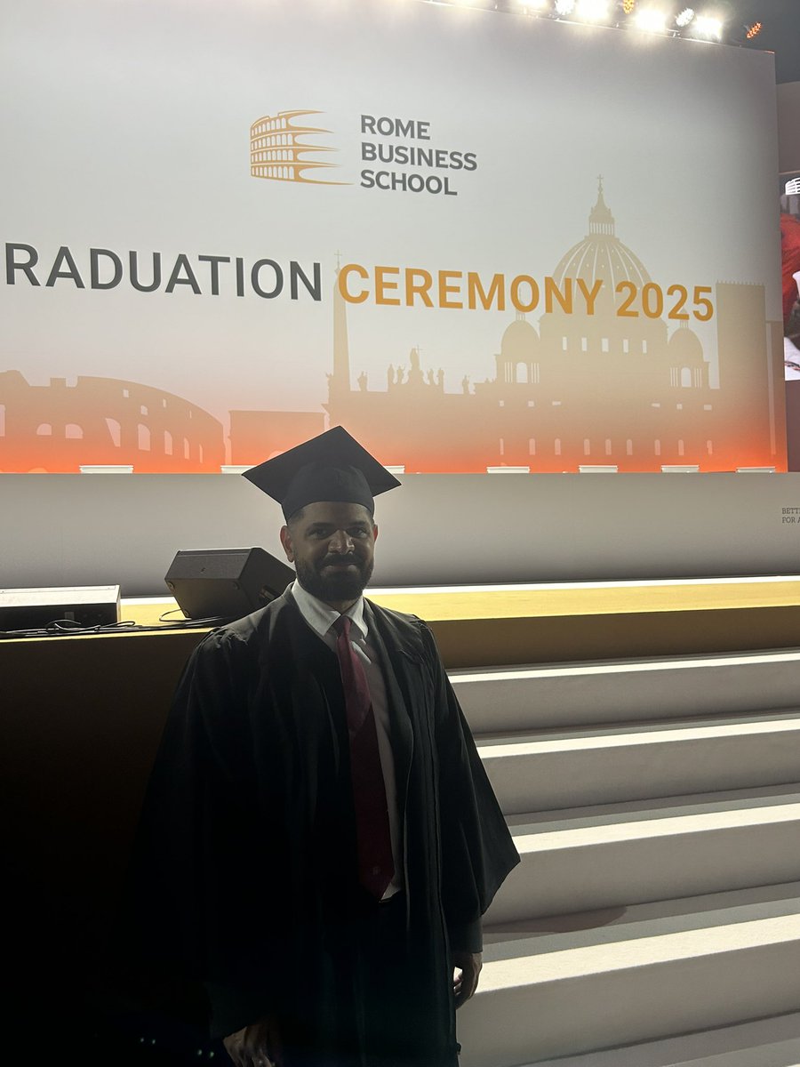 الحمد لله على هذه المحطة المميزة: تخرّجت من برنامج الماجستير في إدارة الصحة الإلكترونية من Rome Business School