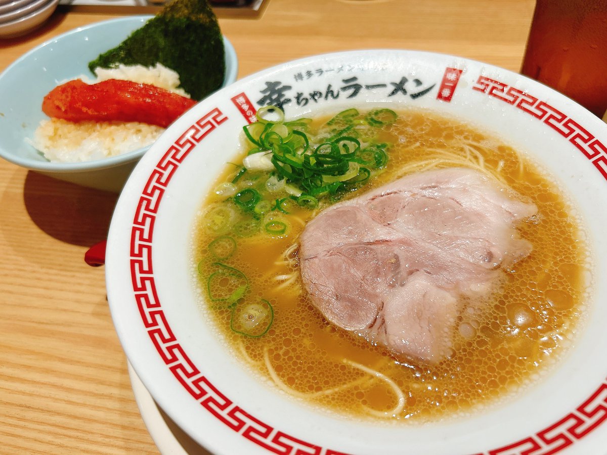 skskpanda_19's tweet image. 福岡来て早々に美味しいをたくさん感じられて嬉しい