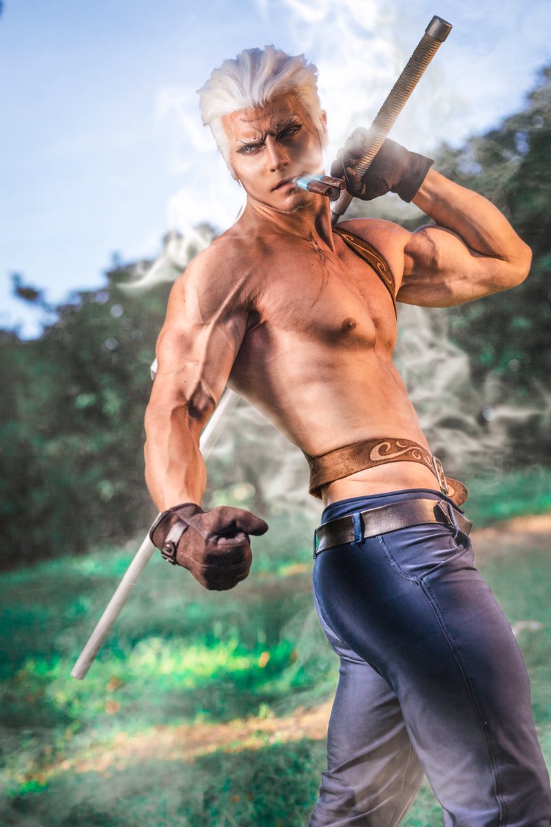 Taryn_Cosplay's tweet image. "I must fulfill my duties." 🤍🔗
Vice-admiral, white Hunter, SMOKER 😶‍🌫️

Hyped to see him in (live) action in @onepiecenetflix 😍

#ONEPIECE #ワンピース #SMOKER