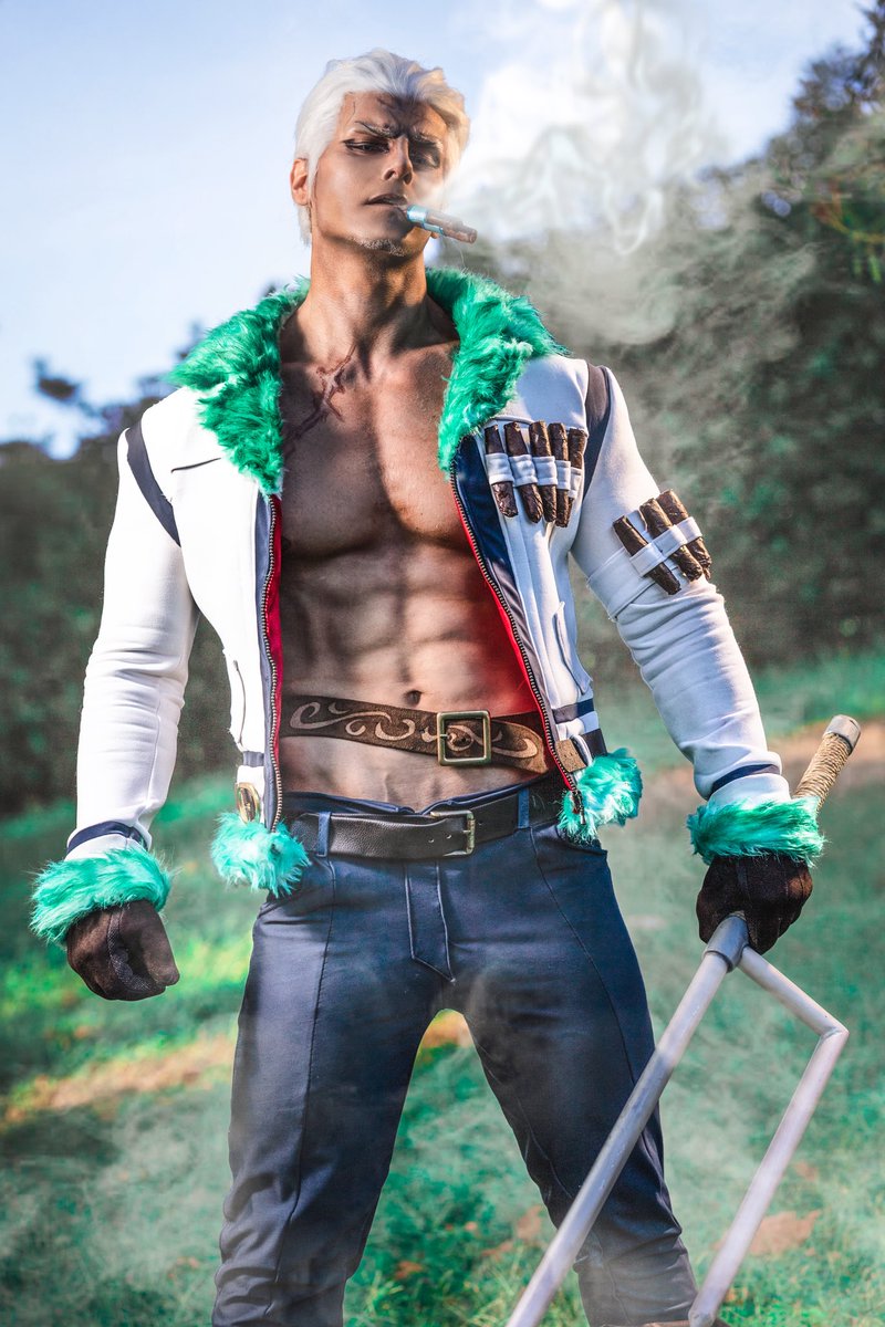 Taryn_Cosplay's tweet image. "I must fulfill my duties." 🤍🔗
Vice-admiral, white Hunter, SMOKER 😶‍🌫️

Hyped to see him in (live) action in @onepiecenetflix 😍

#ONEPIECE #ワンピース #SMOKER