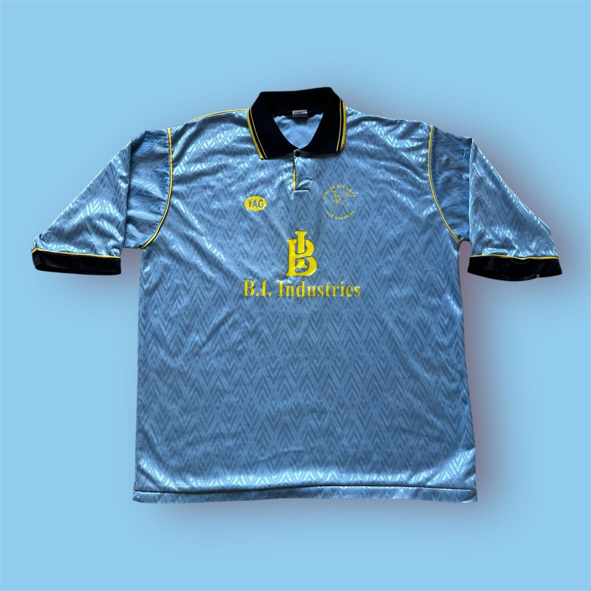 dbower87's tweet image. Selection of shirts picked up today 😮
• Possible match worn ‘99 Clough shirt
• ‘93 home shirt
• ‘98 away shirt? (memories gone)
#bafc