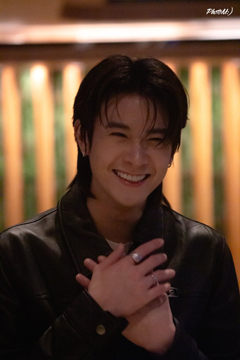 เจ้ารอยยิ้ม :) 

JACKIE Contrast by COACH
#CoachfragrancexJACKIE
#Coachfragrance 
#JackieJackrin