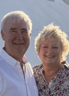 Lovely sunny day today in London.
Peter is at the Pet Show Olympia Saturday and Sunday.  If you are in London come and say hello.
Happy weekend.