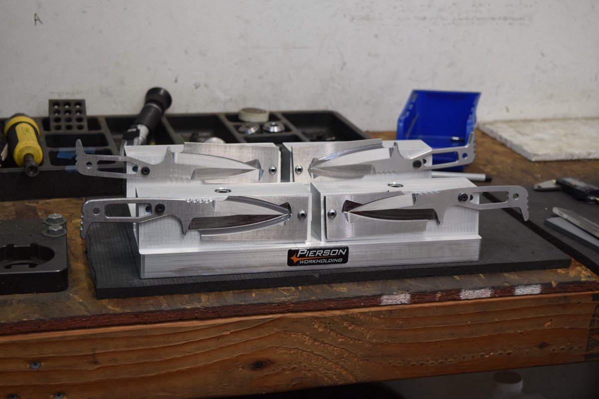 CompEdgeKnives's tweet image. Busy week in the shop 🤙🏻