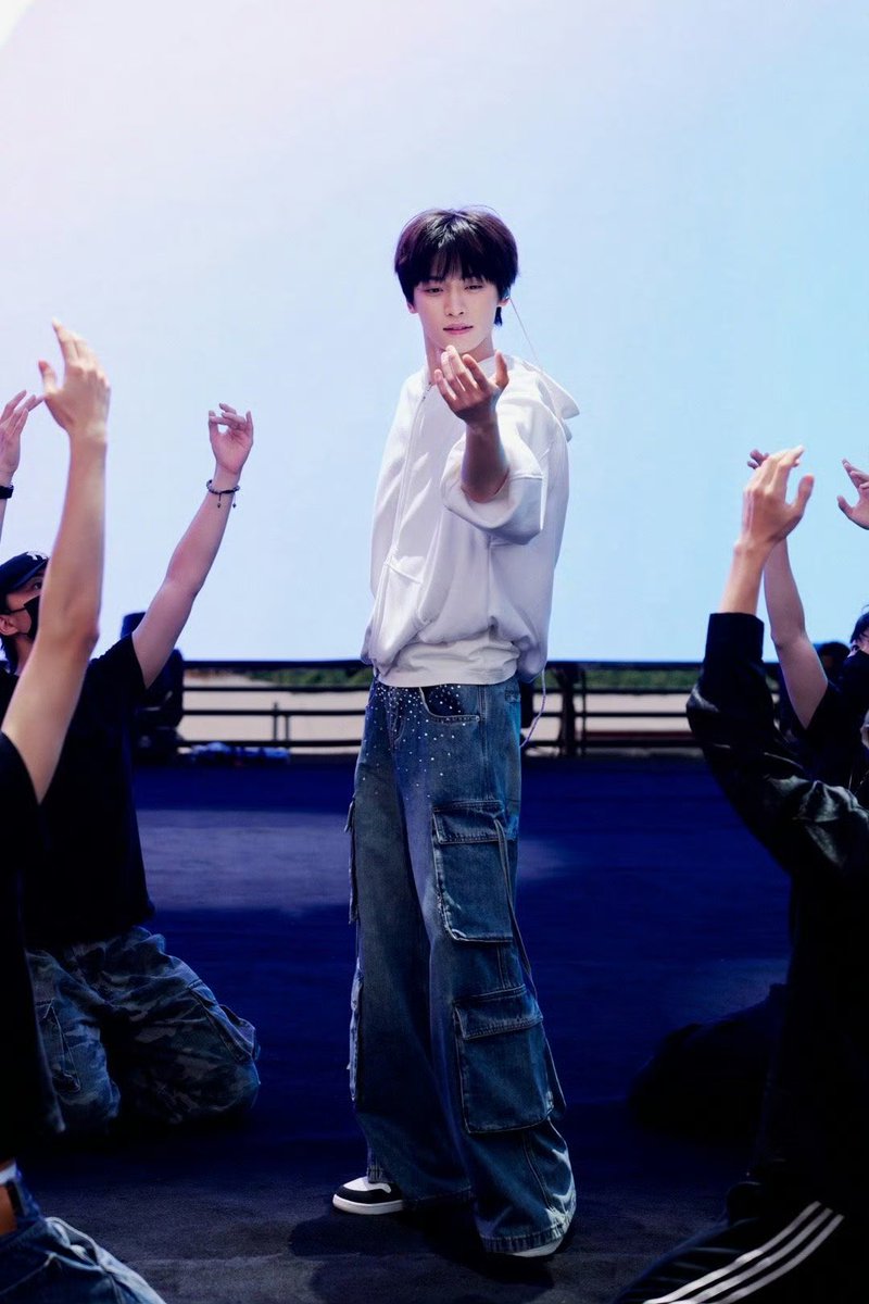 19092025 ZIYU STUDIO WEIBO UPDATE

Stage loading… ✌️ 

🔗: weibo.com/8009243499/521…

#ZIYU #梓渝