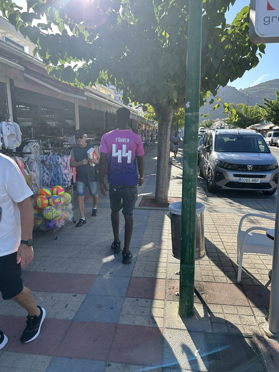 Fairly sure this bloke does not understand what’s on the back of his shirt