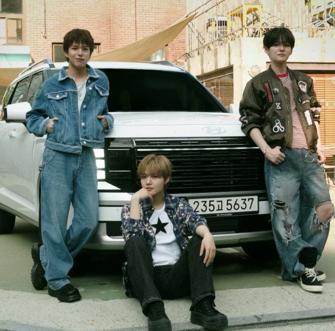 coco_teumeKONIC's tweet photo. よしくん歌唱パート多くて泣いて、本家ラップきたぁーと思ってほっとしたらあさひラップし始めて泣いた。make me 情緒不安定な神コンテンツでした。5年オタクしててよかったぁぁぁ。完。 https://t.co/kmHyo19edU