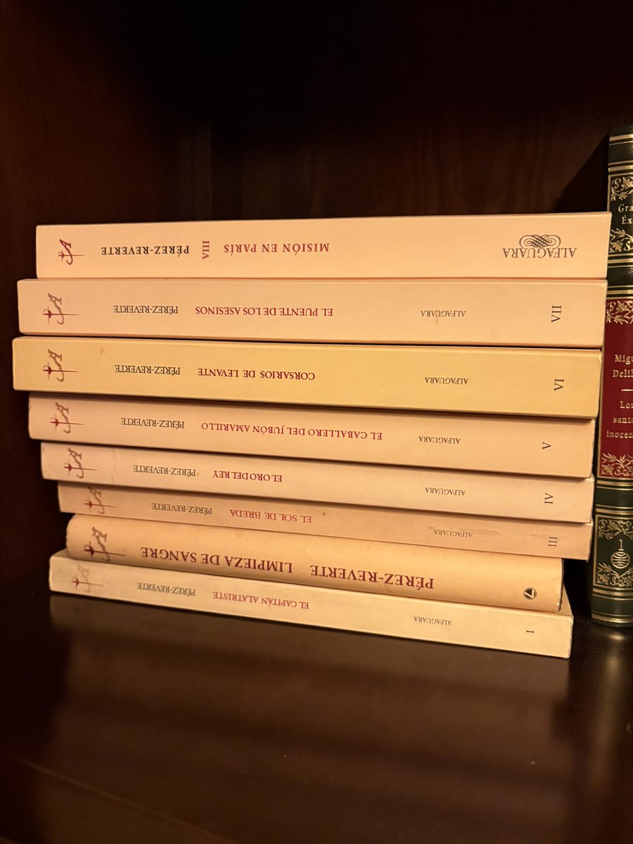 TRISKEL64's tweet photo. @perezreverte Hace tiempo que no compro libros, me he pasado a lo digital por cuestión de espacio; pero la ocasión lo merece.
Saludos https://t.co/XYpOkSWHPZ