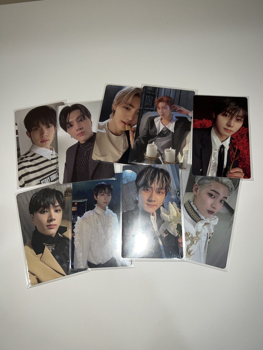 jung1bb's tweet photo. hello!! survey lang guys,

i’m planning to sell my enha merch (most likely my pcs) i’m just want to know if ever na ibenta ko talaga meron ba papatol?? yes or no lang guys BAHSHHSHA

thx u all❤️❤️

*not all pcs are shown* https://t.co/G3yqyZbPLG