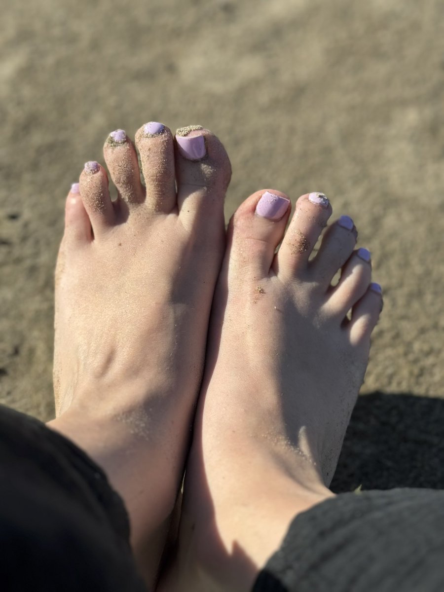 PlaySolesss's tweet photo. Every grauen of sand beneath my feet reminds you who’s in charge.
#feetfetısh #findom #feetworshi̇p 
@The_best_feet1 @FeetToesSoles @rt_feet @payherfeet https://t.co/NDXNZ5Q1gM