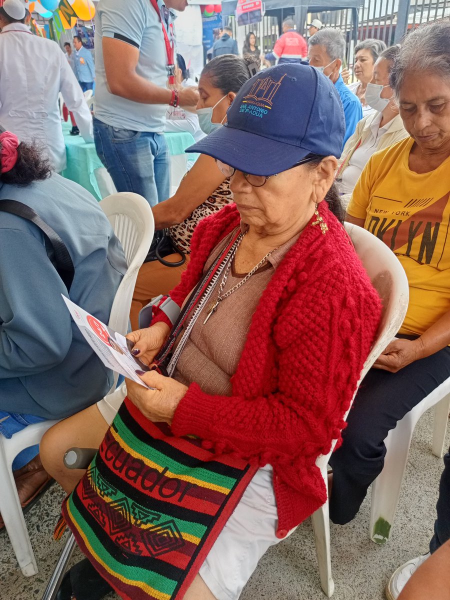 ecu911sambo's tweet photo. #Babahoyo 

En la Feria por la Seguridad de la Salud, organizada por el Hospital del @IESSec en Babahoyo, socializamos con los usuarios el uso responsable de la línea única 9-1-1 y la forma correcta de reportar una emergencia.

#ECU911BrindaSeguridadIntegral https://t.co/v80XcIFL1L