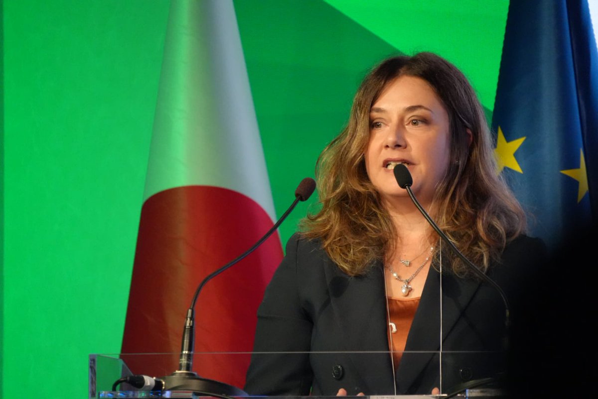 CNRDTA's tweet photo. #conoscere #proteggere
10:00 – 10:20 | Opening and Institutional greetings
Intervengono:
@mariovattani - Com. Gen. @ItalyExpo2025
Lidia Armelao - Dir. #DSCTM
@MElena1981 - Resp. Aff. Istit. @CNRDTA
Gianluigi Serianni - Ad. Scientifico @ItalyinJPN
@CNRsocial_
#OsakaDTA25 https://t.co/vyRofDabo9