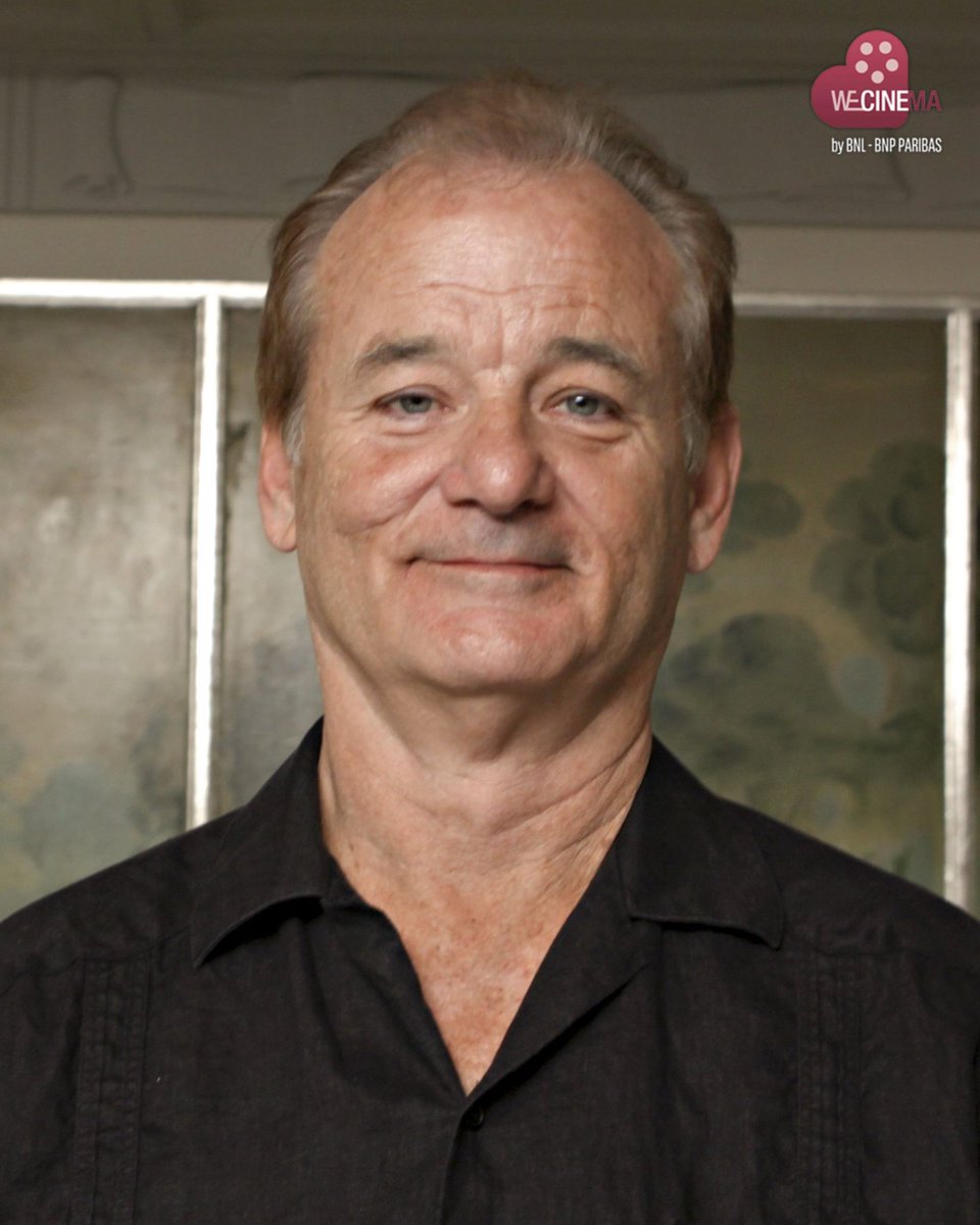 Simpatico e sfuggente, capace di far nascere un sorriso sul viso degli spettatori, ma anche di commuovere. Compie 75 anni Bill Murray 🌟

Antidivo per eccellenza, la sua celebrità comincia negli anni Ottanta, quando interpreta il protagonista in #GhostbustersAcchiappafantasmi e