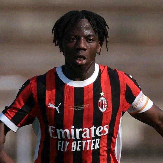 اتمنى طلب اعارة الموهبة 
 فيكتور إيليتو 🇳🇬
قائد ميلان فيوتورو (الاحتياط)
المركز الاساسي : محور 6
العمر : 20سنه (مواليد) بديل الشوالي 
ابرز المميزات : بنيه جسمانيه جيده _استراجاع الكرة _ التغطية الممتازه _دقة التمرير
اتوقع قادر على خلق التوازن بين الخطوط وضبط إيقاع اللعب
#الاتفاق