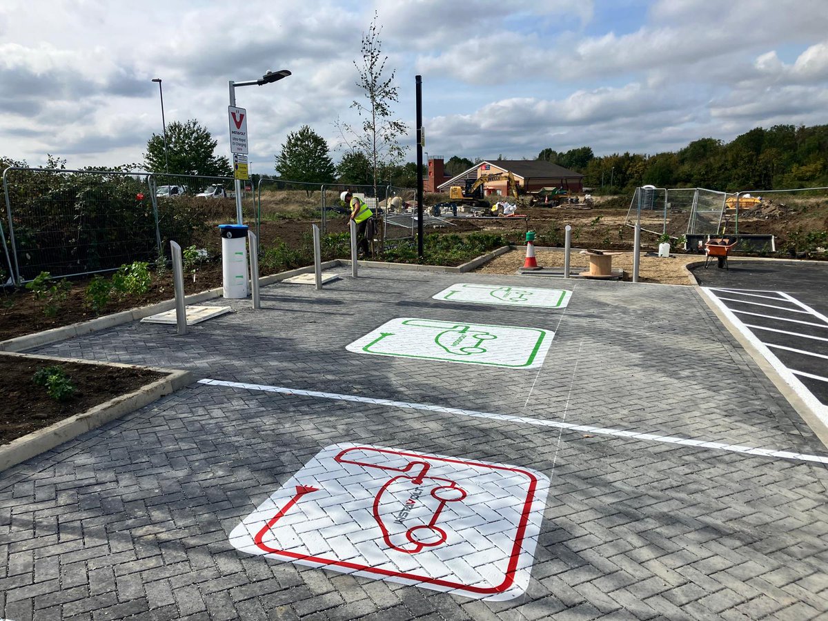 BurneyGroup's tweet image. We’re delighted to announce that Burney Group has successfully reached Practical Completion on another fantastic Starbucks drive-thru development in Wragby, Lincolnshire, for @235Degrees and @InstaVoltUK  EV Hub.

#Completion #Starbucks #235Degrees #InstaVolt #Wragby