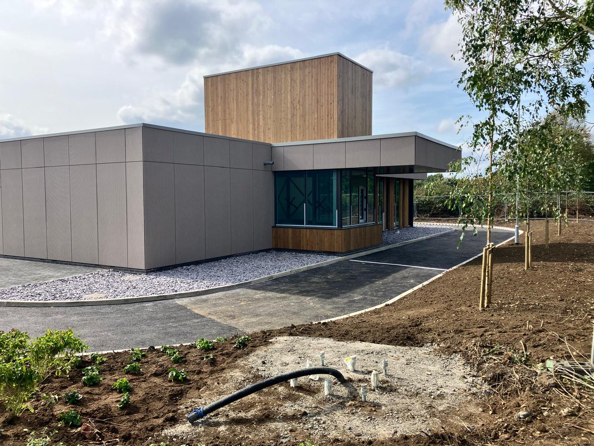 BurneyGroup's tweet image. We’re delighted to announce that Burney Group has successfully reached Practical Completion on another fantastic Starbucks drive-thru development in Wragby, Lincolnshire, for @235Degrees and @InstaVoltUK  EV Hub.

#Completion #Starbucks #235Degrees #InstaVolt #Wragby