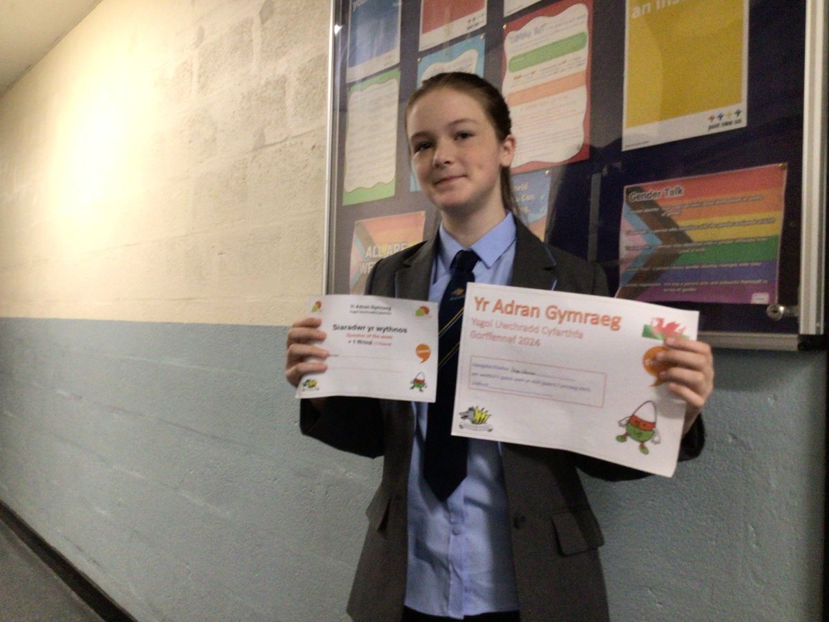 Da iawn i’r Ser yr Wythnos am siarad Cymraeg yn eu gwersi ac o gwmpas yr ysgol. #TeuluCyfarthfa 

Well done to the Stars of the Week for speaking Welsh in their lessons and around the school #CyfarthfaFamily