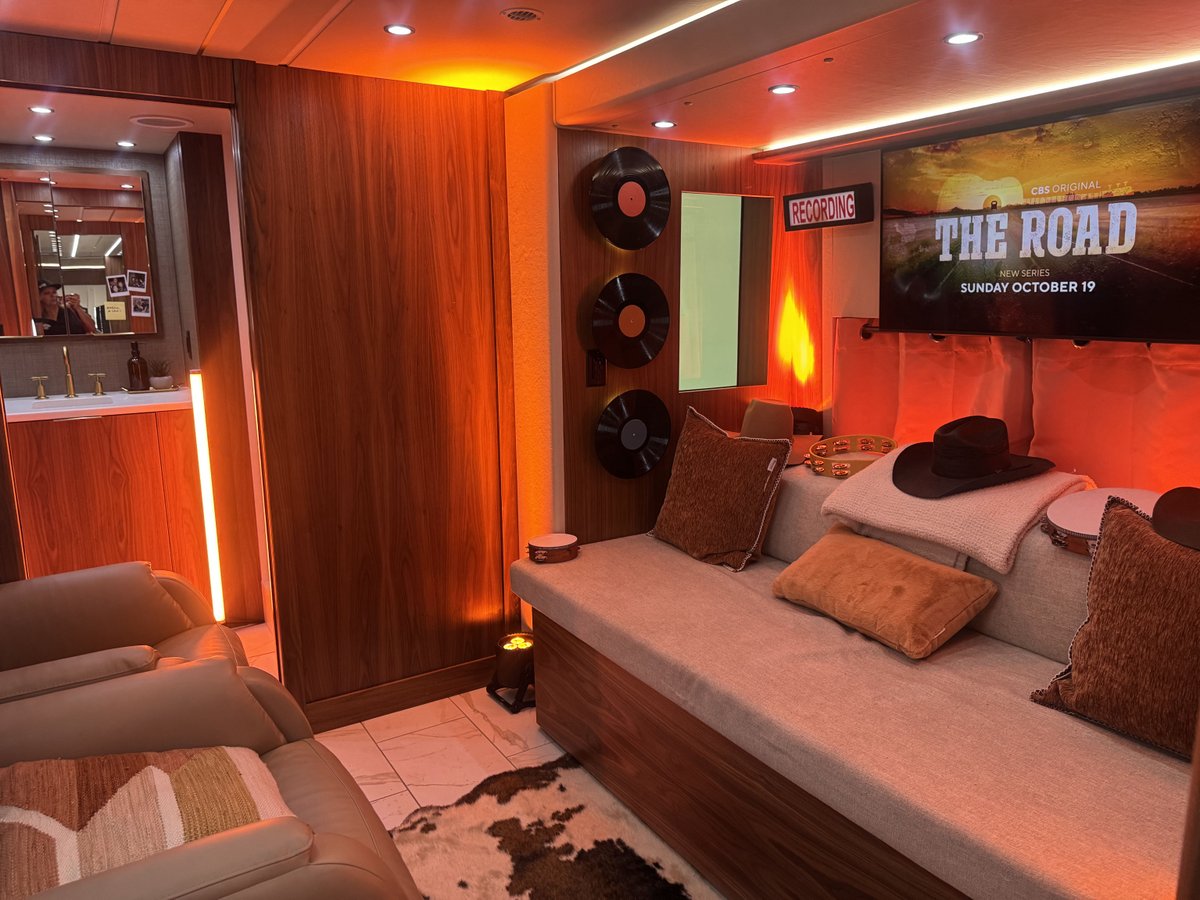 KMOV's tweet image. Here's an inside look at The Road bus!
See it for yourself at the Balloon Glow tonight!
The Road premieres Sunday, October 19 on CBS and Paramount+
#GFPBR #TheRoadCBS #CBS #ForestPark #STL
