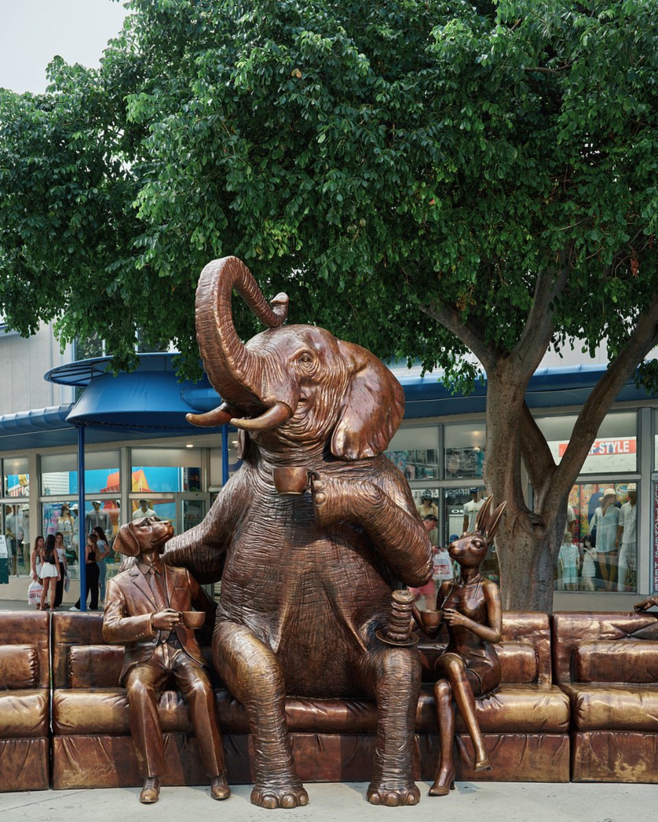 Conservation meets creativity #OnLincoln! 🐘🌴

The newest additions to Gillie &amp; Marc's open-air exhibit—The Wild Couch Party and Watch Out for Paparazzi Dog &amp; Rabbit—bring humor, heart, and a powerful call to action for endangered species. On display through 2026.