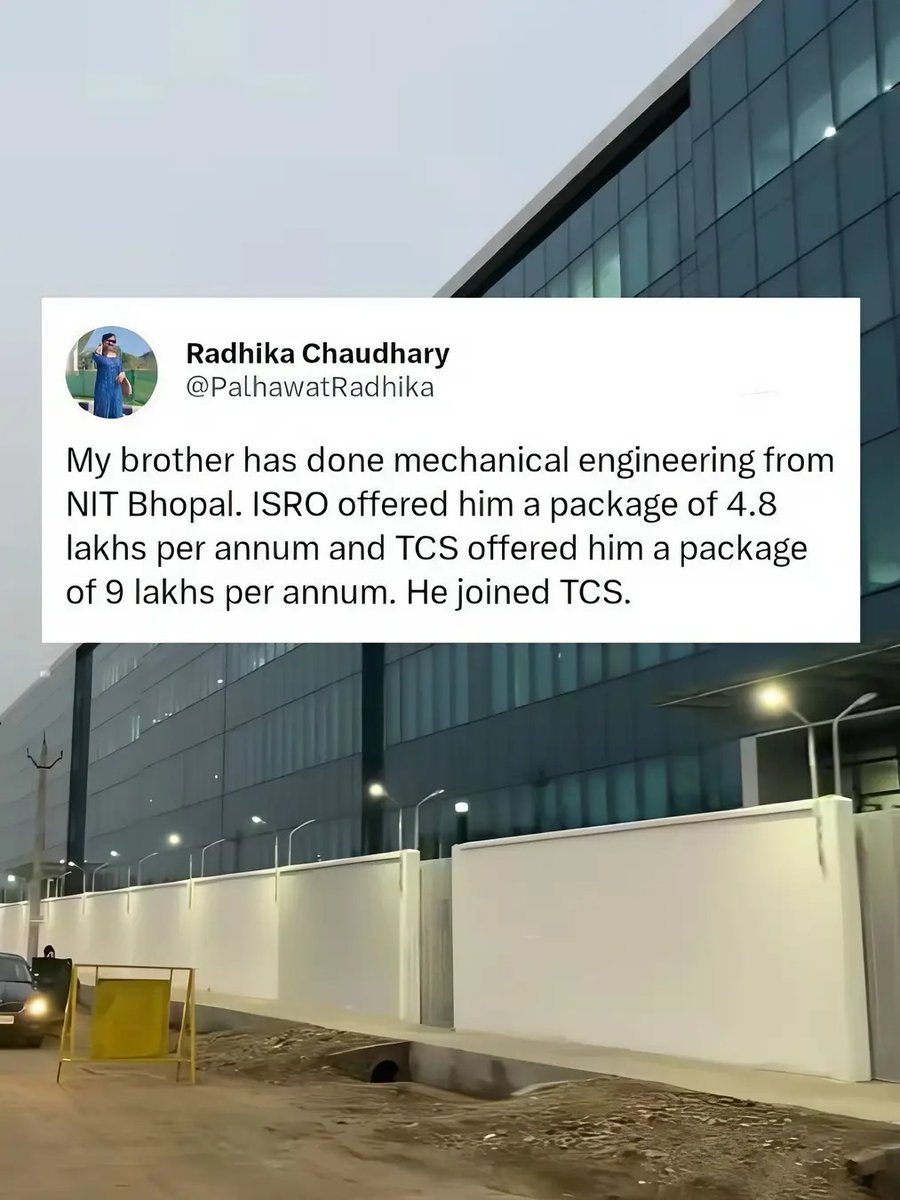 iOmKumar03's tweet image. Laadli Behen, L@uda Bhai, G@ndu Fufa, Maa-Behen Yojana inn sab se fursat mile to na Engineers ko recruit kar payenge
#ISRO