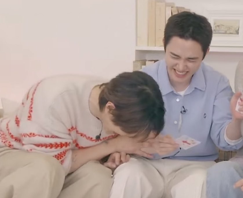 دوستان خیلی ممنون میشم جوری فن گرلی کنید ما رومون بشه ریتوییت کنیم 🤣🤭
WELCOME BACK SEHUN
#SEHUNiverseReturns
#여전히세훈이편
<a href="/weareoneEXO/">EXO</a>