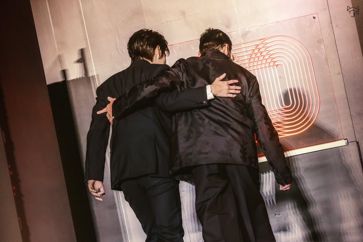 lei ˚☽˚.⋆ (@junpihui_) on Twitter photo Too soft for junhui and tony 🥹 So glad they crossed paths and built such a precious bond. Our fave father and son duo!! ❤️
ACTOR JUNHUI AT BIFF 2025
#JUNHUI_TheShadowsEdge
#JUNHUI_HuFeng #준 #文俊辉
<a href="/pledis_17/">세븐틴(SEVENTEEN)</a> <a href="/busanfilmfest/">부산국제영화제 BIFF</a> Too soft for junhui and tony 🥹 So glad they crossed paths and built such a precious bond. Our fave father and son duo!! ❤️
ACTOR JUNHUI AT BIFF 2025
#JUNHUI_TheShadowsEdge
#JUNHUI_HuFeng #준 #文俊辉
<a href="/pledis_17/">세븐틴(SEVENTEEN)</a> <a href="/busanfilmfest/">부산국제영화제 BIFF</a>