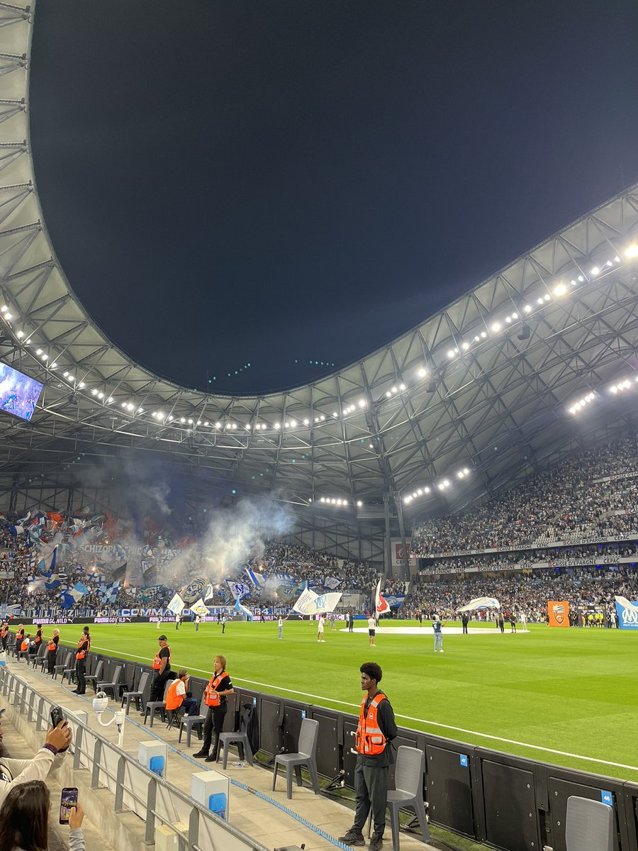 HechingerRomain's tweet photo. 🎟️Salut a tous, je vends 2 places
OM -PSG🎟️

🗓️Dimanche 21 septembre à 20h45

🏟️Tribune GANAY Travée Q Rang 3 ( bien placé photo en dessous)

💶180euros la place (Prix billetterie 280 euros)

DM pour + de renseignements

@biloEntraide #TeamOM 
#OMPSG https://t.co/hLvoftypNT