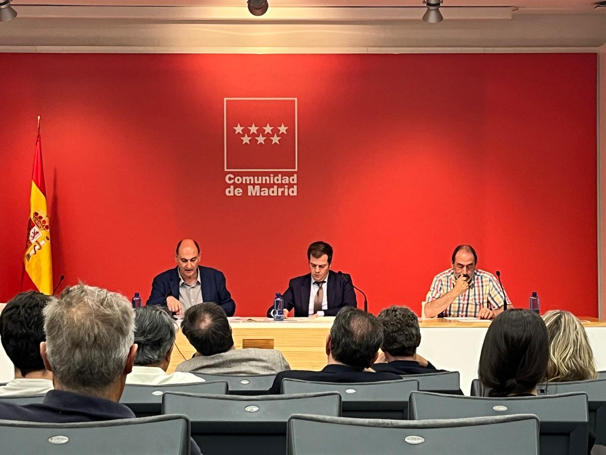 En julio, participamos en la última reunión del Consejo de Cultura de la Comunidad de Madrid. Desde <a href="/EmprendoDanza/">EMPRENDODANZA</a> solicitamos información sobre el Plan Integral de la Danza y la programación en los Teatros del Canal y Madrid en Danza. Reunión solicitada, seguimos trabajando.