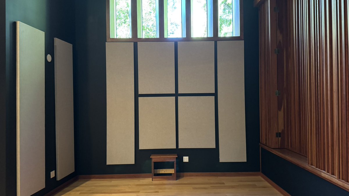 TendStudio's tweet photo. Sounds dampening is back up. And the green room is…green! You guessed it! It’s starting to feel like a digital creators dream in here! https://t.co/QCZ48YVBo6