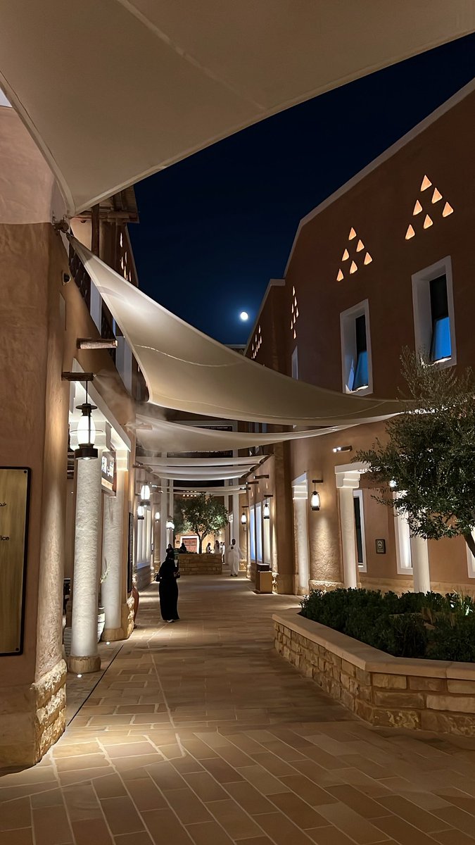 FariiFs's tweet photo. "جّيته ويسر لي عسير المواضيع
وخلى خفايا خاطري له وّساعي" https://t.co/umV0ftW7VK