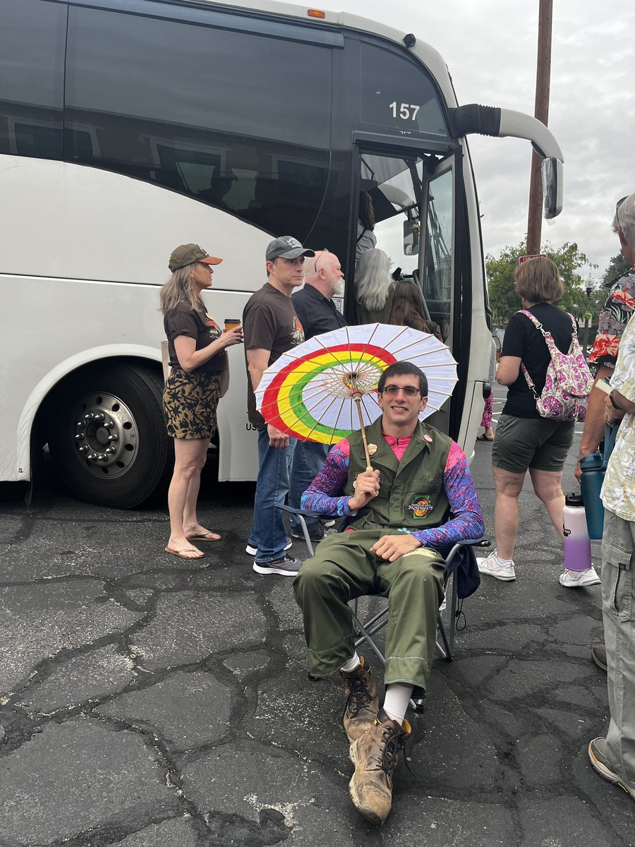 Earth2Kim's tweet photo. Ever sail in a Firefly? 
The #BigDamnShindig is boarding to head to #Firefly and #Serenity filming locations! Continuing a weekend of  #BrowncoatBall events hosted by the epic @CABrowncoats team! 💕 🍓 #browncoats #cantstopthesignal https://t.co/rckpBbFwcL