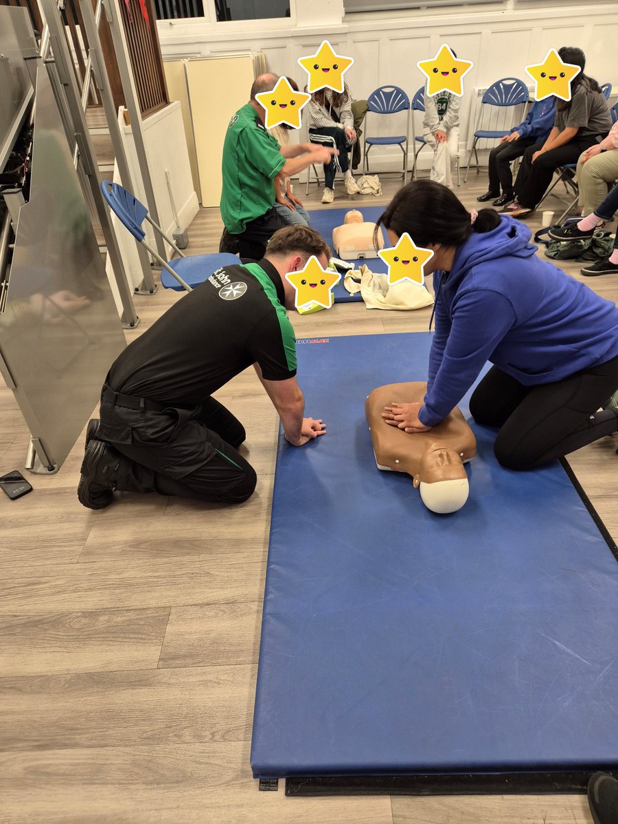 MPSKingston's tweet photo. 👮‍♀️🤝🚑 Our local officers teamed up with @stjohnambulance and @RBKingston to deliver free first aid training for the community.

A fantastic day of learning lifesaving skills, strengthening partnerships, and connecting with residents💙

#CommunityEngagement #FirstAid #Kingston https://t.co/yYLuWXV9xP