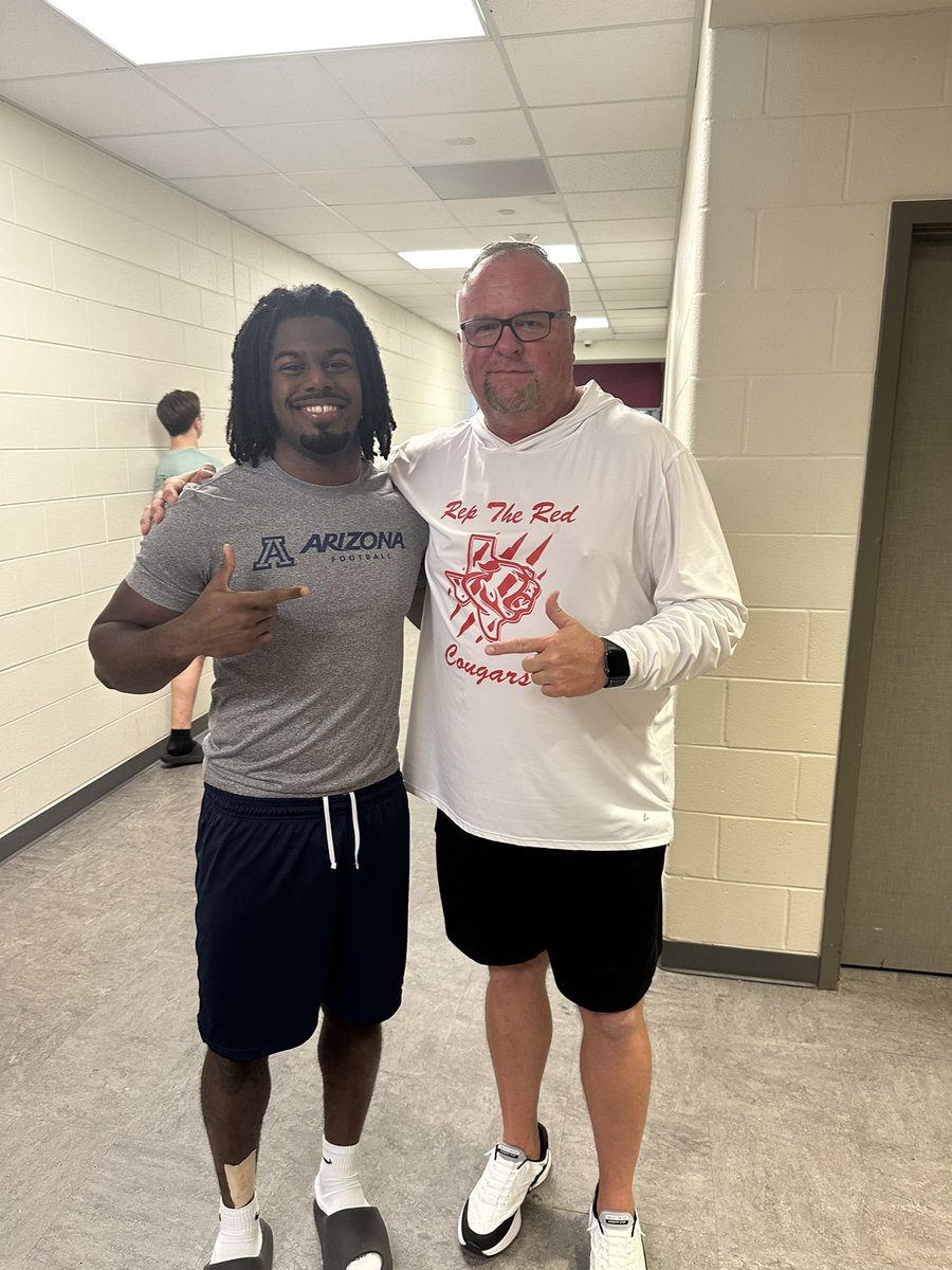 We are grateful for our former Cougar <a href="/WesYarbrough_/">𝕎𝕖𝕤𝕝𝕖𝕪 𝕐𝕒𝕣𝕓𝕣𝕠𝕦𝕘𝕙 𝕔/𝕠 𝟚𝟘𝟚𝟝</a> taking time on his bye week to speak life into our players! His words on discipline, details, and growth from HS to college football remind us that the little things build greatness. #Team100 #DRiVE230 #ArizonaFootball