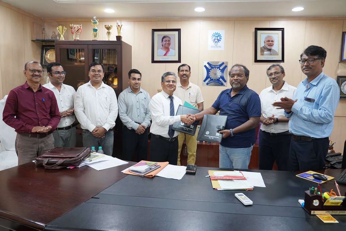CSIR_CMERI's tweet photo. CSIR-CMERI has signed an MoU with HQ CWE, Military Engineer Services, Panagarh on 19.09.2025 for establishing an Integrated Municipal Solid Waste Disposal System at the Station Headquarters, Panagarh Military Station, West Bengal. https://t.co/oMWbDfchPb