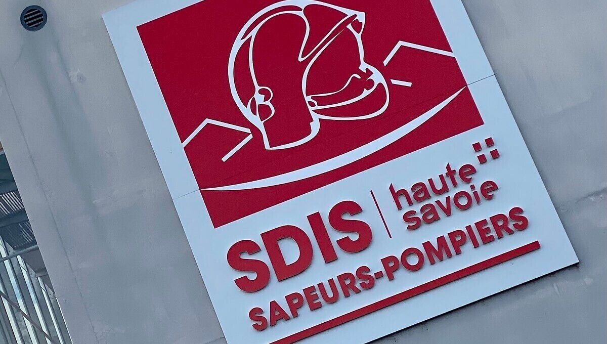 Annecy : incendie en cours dans le parking de l'hypermarché Carrefour, qui a été évacué
➡️ l.ici.fr/zWC