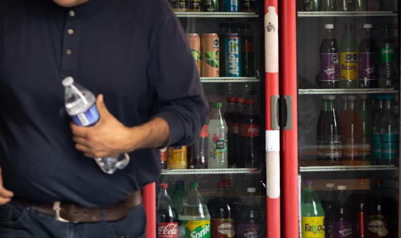 #AlimentosConCiencia 🍎 | Encarecer #Refrescos no ha mejorado salud pública antes en México

México es el 2do país que más refresco consume y costarán hasta $3.08 pesos más por litro en 2026, comenta la doctora Carolina Reséndiz Nava

👉🏼 youtu.be/yTiybeMy2Ms