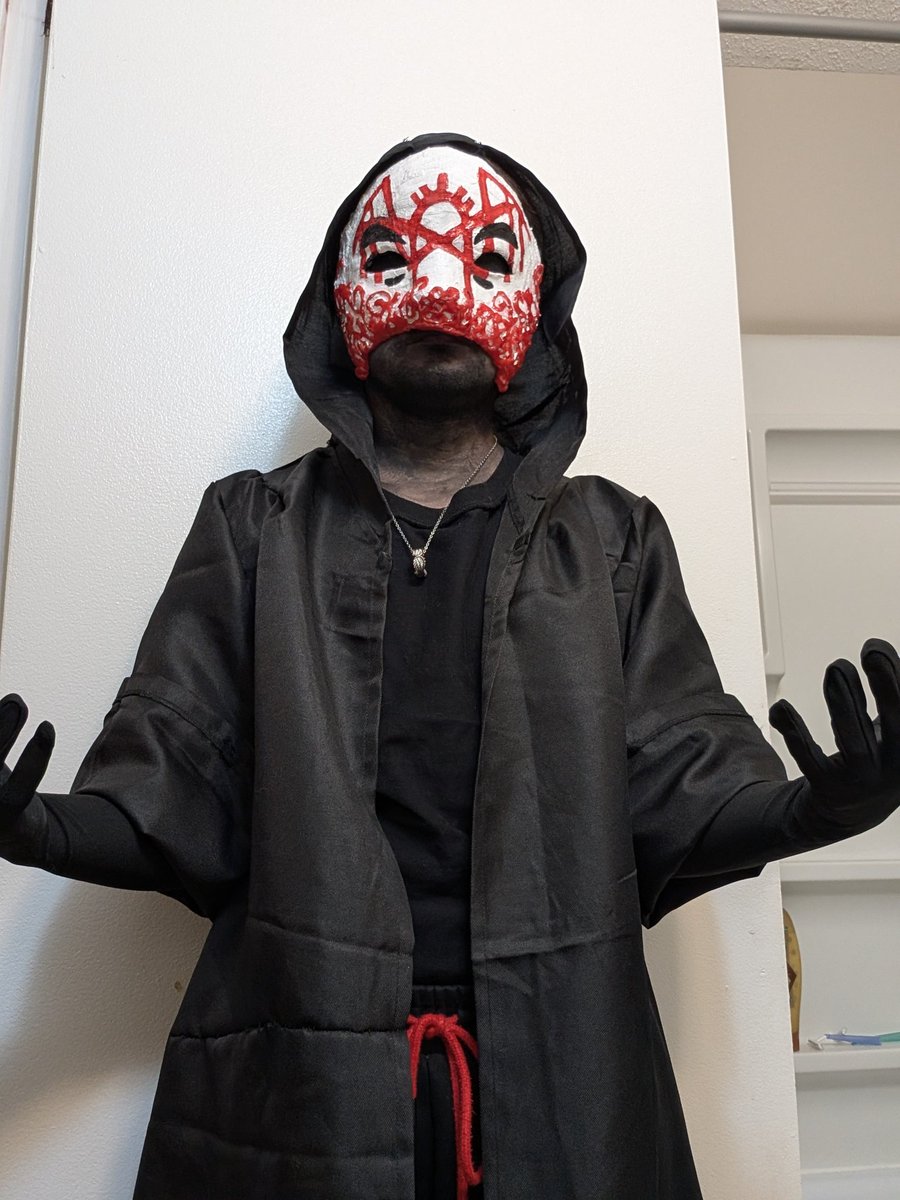 CrypticSleeper's tweet photo. Still not sure if I'm willing to commit to the full body covered in paint but kinda playing around with some stuff but we are basically there I think https://t.co/IE9Pu0ccLA