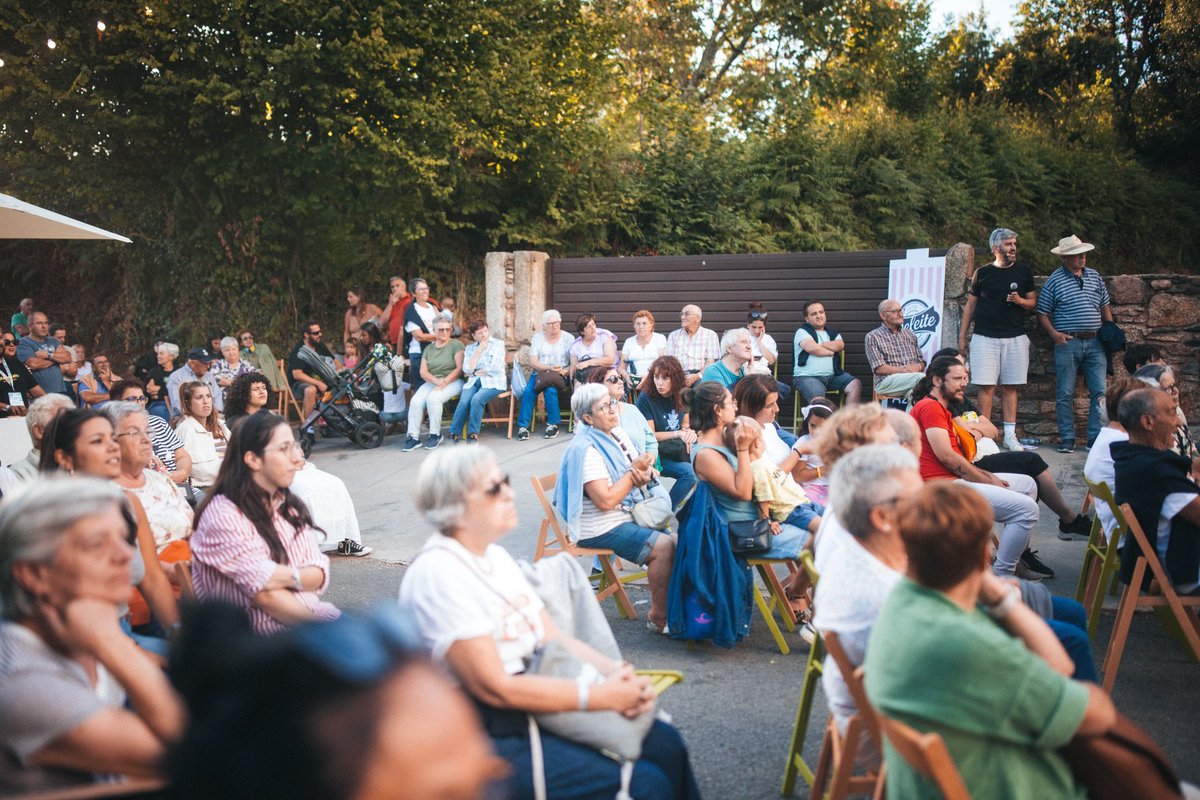 deleitegalego's tweet image. Un festival que enche a aldea de 𝐯𝐢𝐝𝐚 e de 𝐜𝐨𝐧𝐭𝐨𝐬. Ata o ano que vén, @CasteloConta! 💫🌿